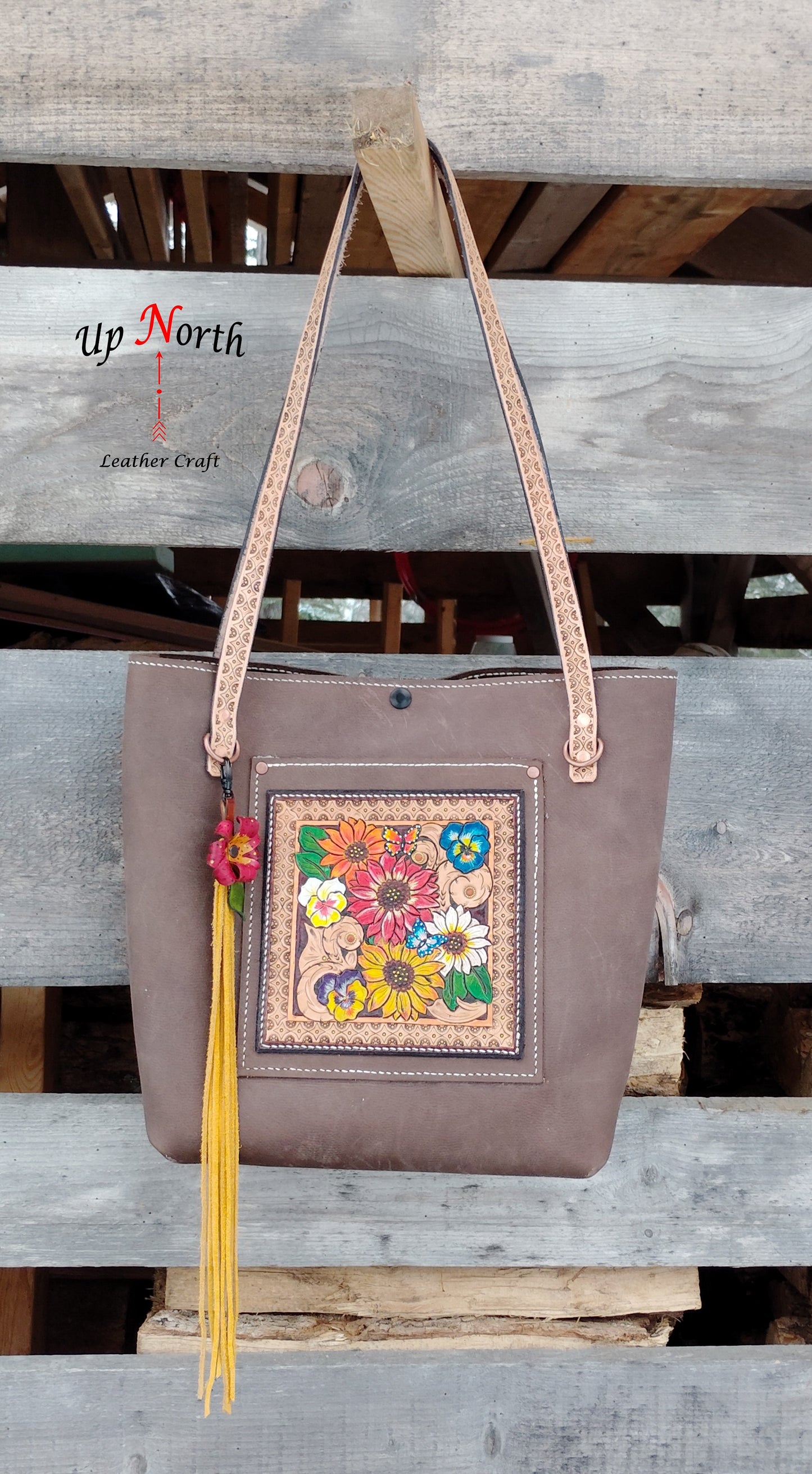 (03TOT24) Up North Leather Tote Bag - Summer Bouquet