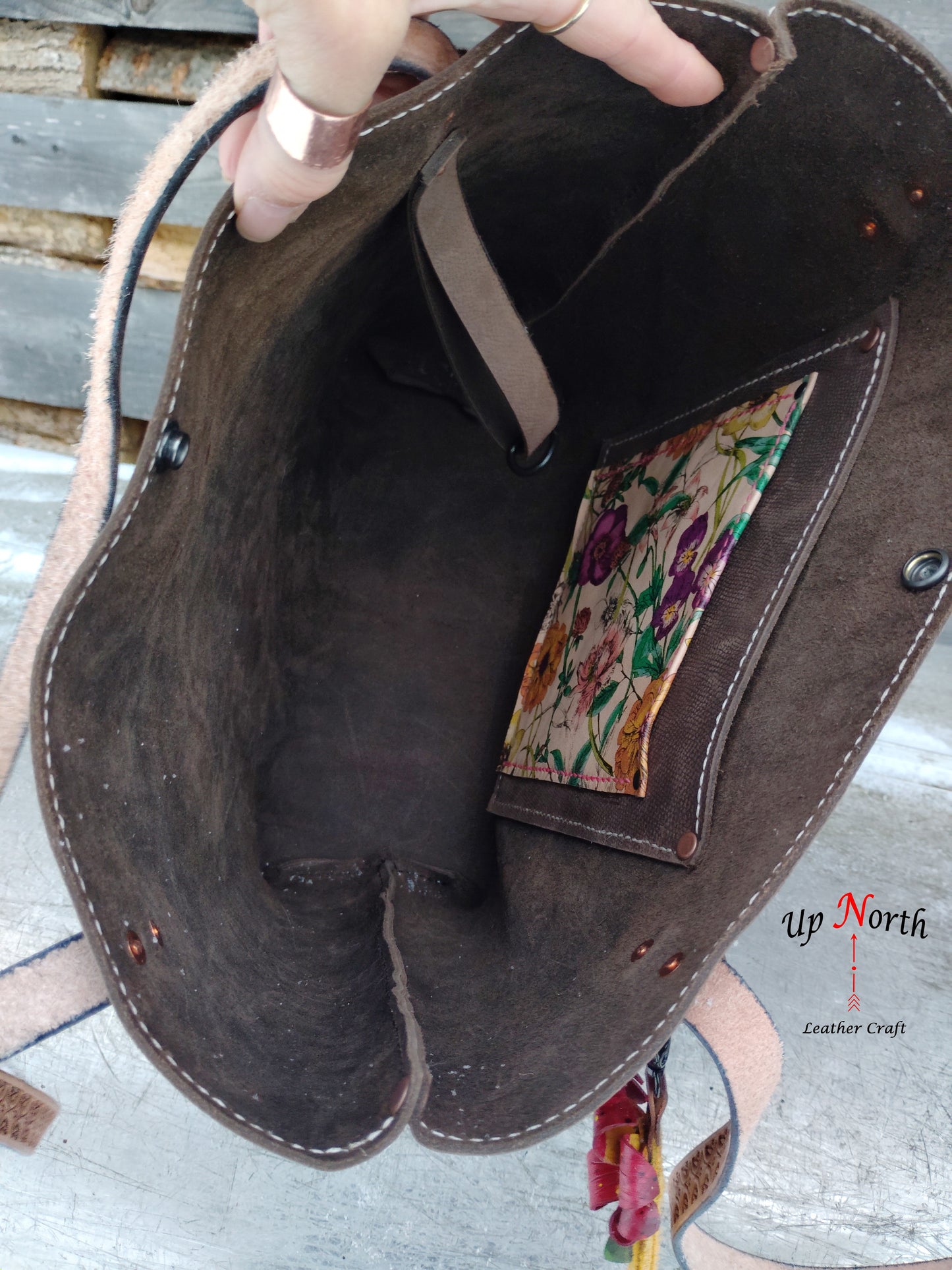 (03TOT24) Up North Leather Tote Bag - Summer Bouquet