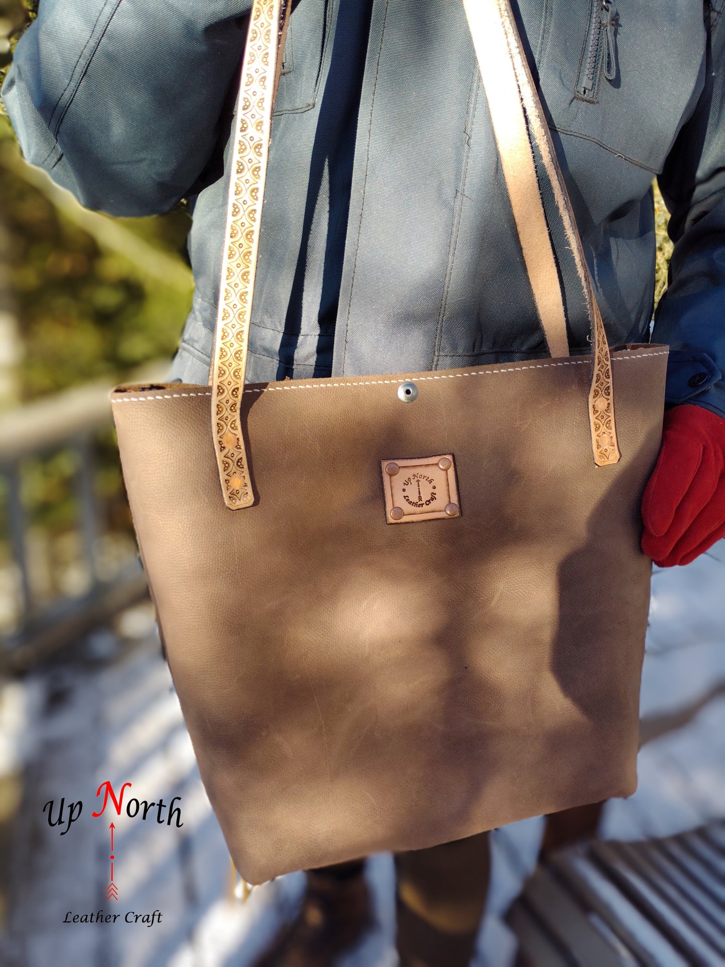 (03TOT24) Up North Leather Tote Bag - Summer Bouquet