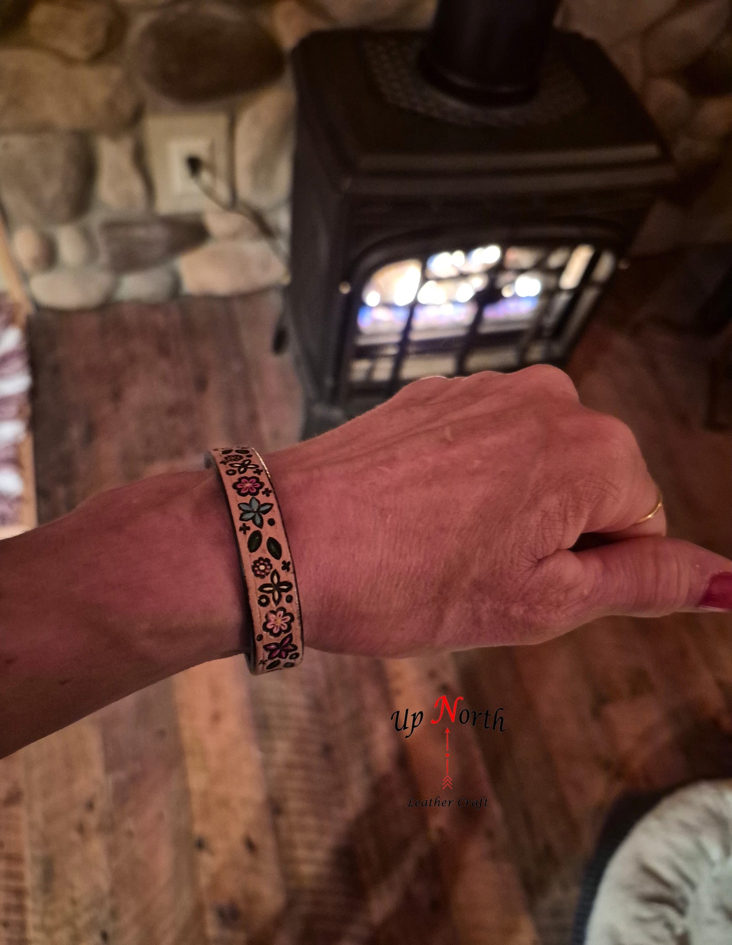 (09BR25) Leather Bracelet - Many Flowers