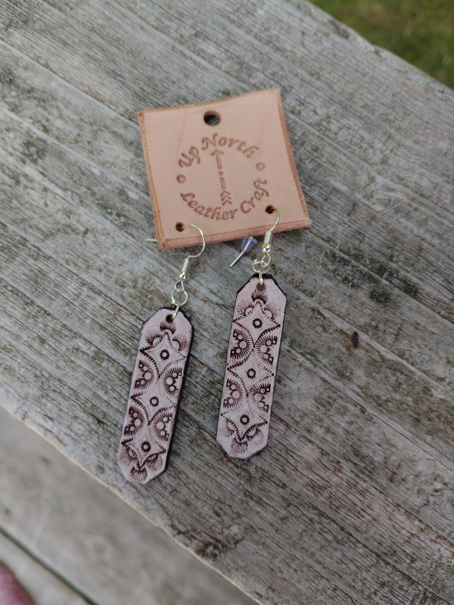 (12ER25) Leather Earrings - White