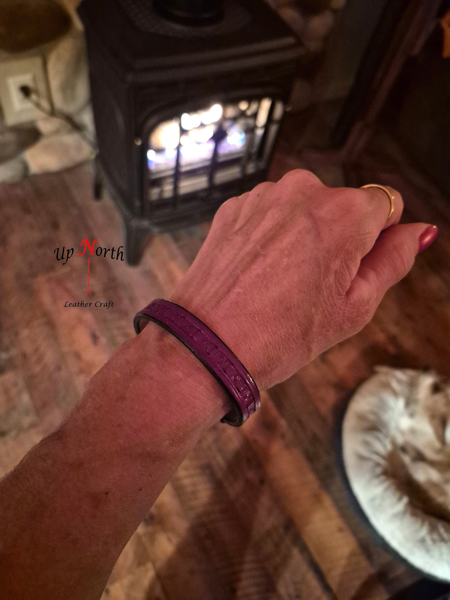 (13BR25) Leather Bracelet - Red Weave