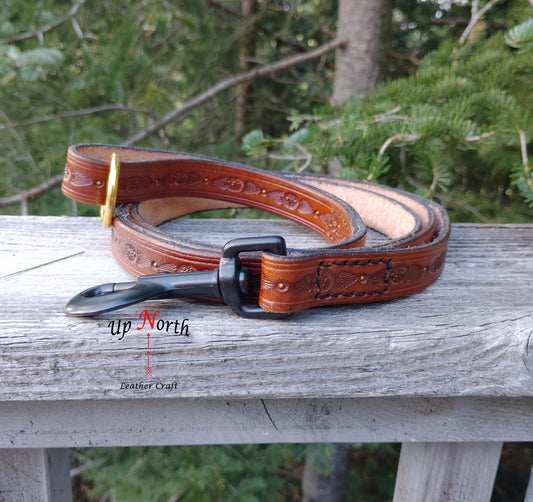 (01LM25) Leather Dog Leash for Medium Dogs - Gold Dot