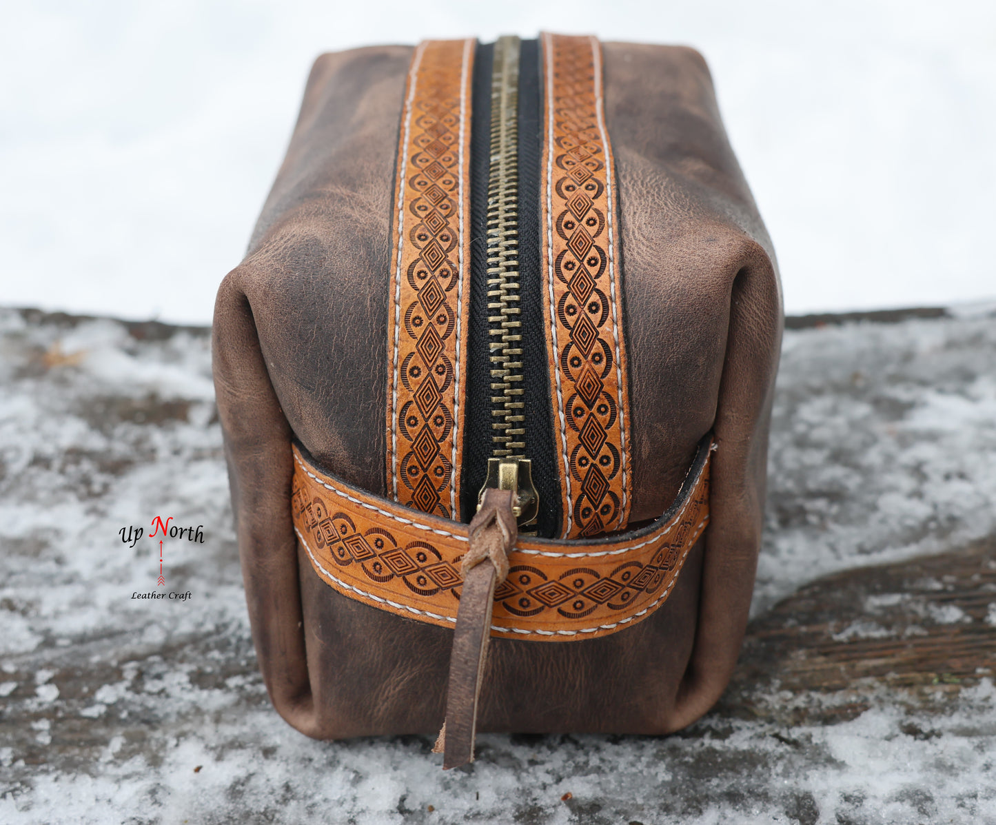 (01TB25) Leather Toiletry Bag - Rugged Brown