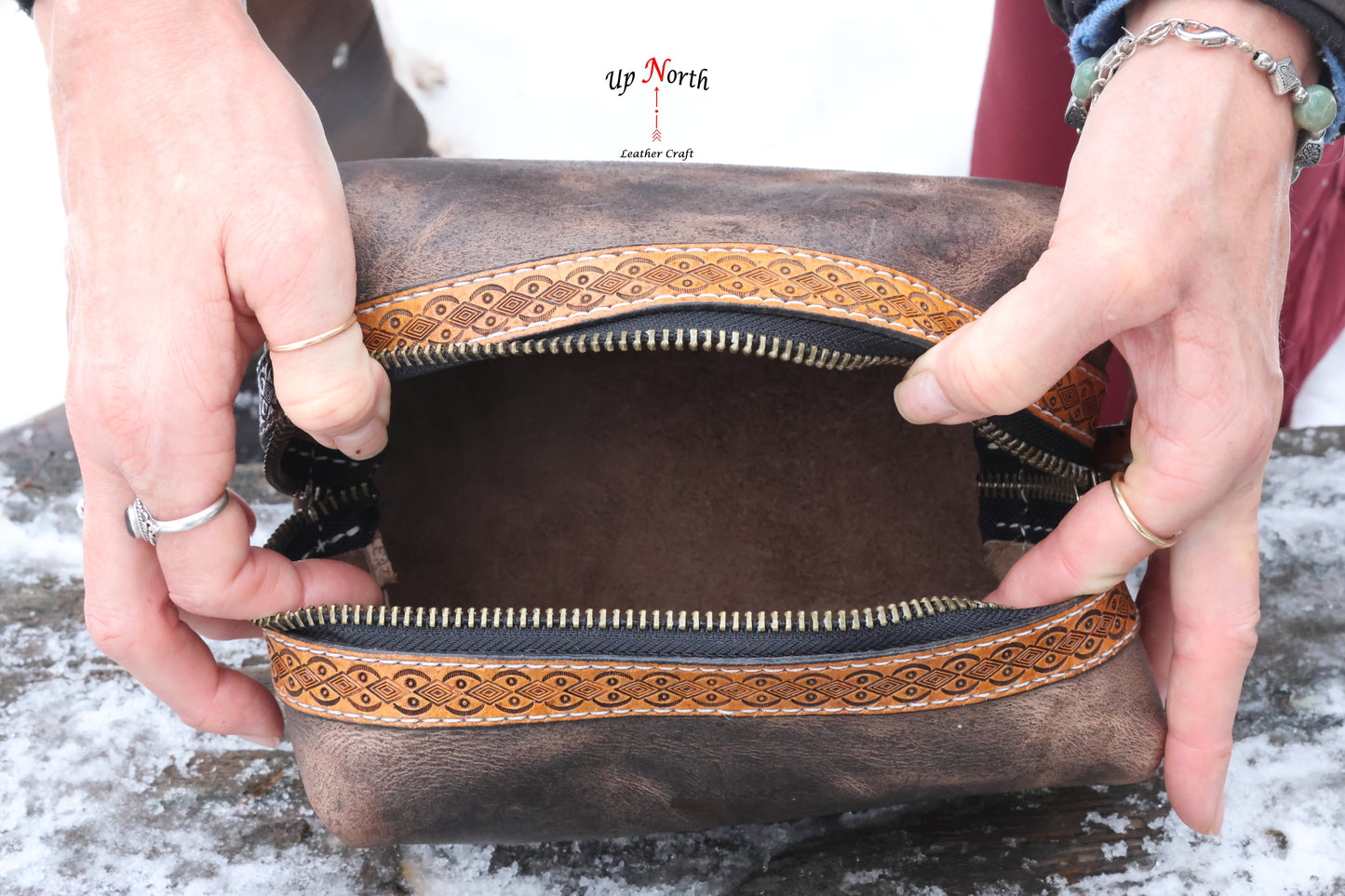 (01TB25) Leather Toiletry Bag - Rugged Brown
