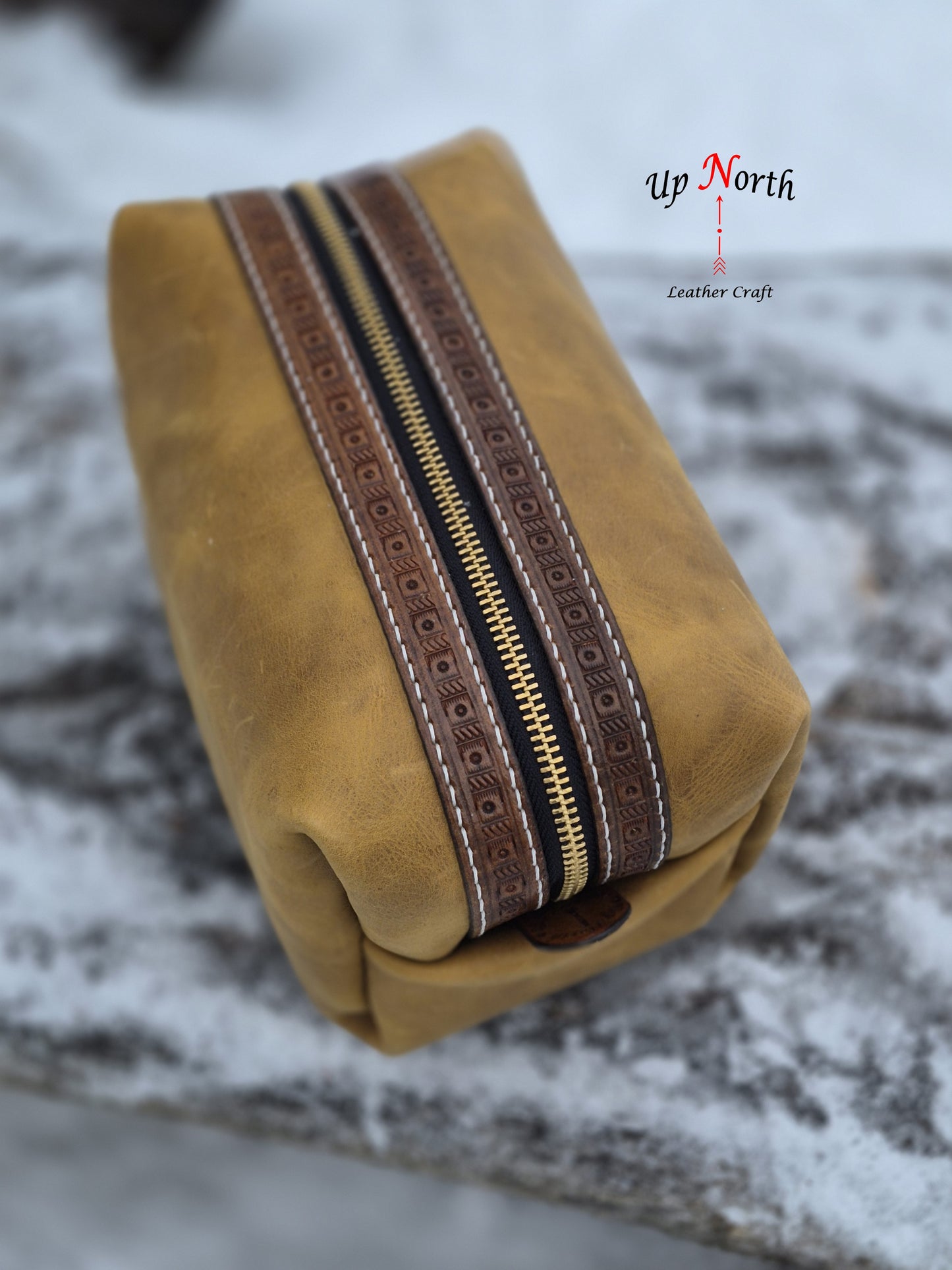 (01TB26)Leather Toiletry Bag - Caramel