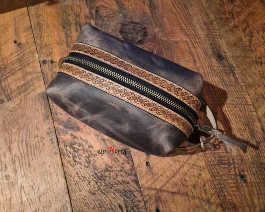 (01TB25) Leather Toiletry Bag - Rugged Brown