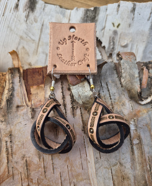 (04ER26) Leather Earrings - Silver Lattice Bar Tangles