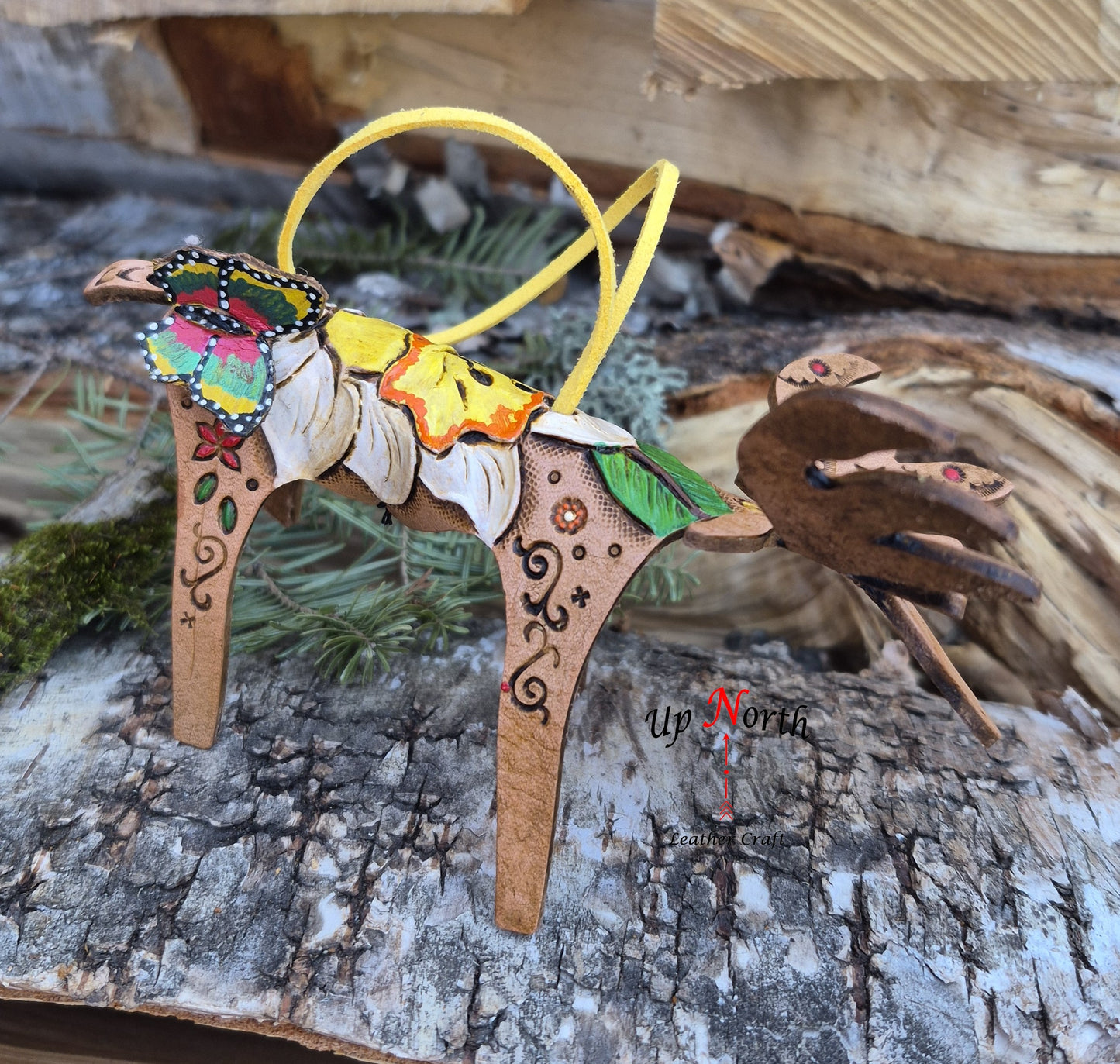 (05OM26) Leather Moose Ornament - White Daffodil