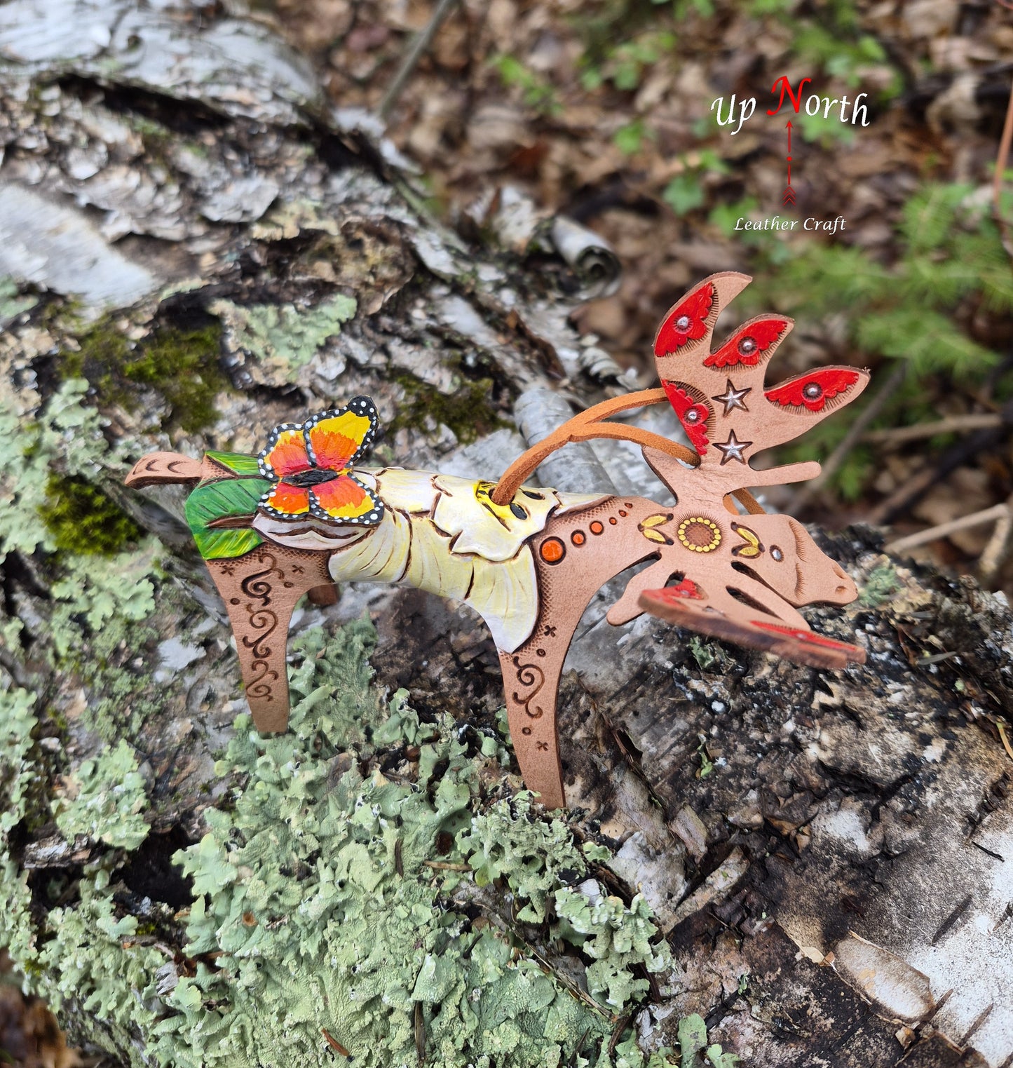 (06OM26) Leather Moose Ornament - White Daffodil