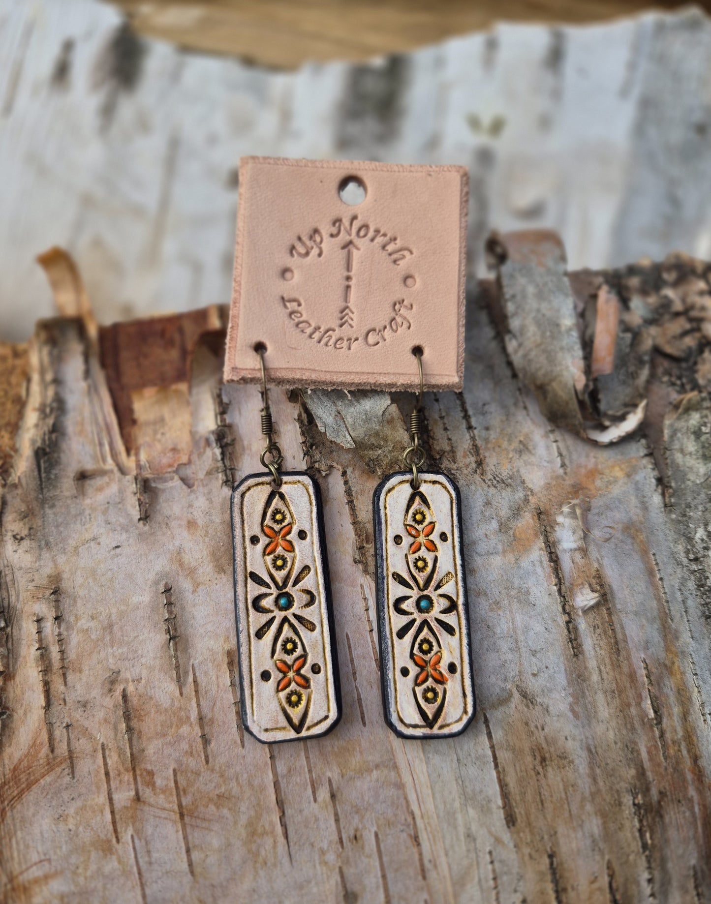 (07ER26) Leather Earrings - Blanche