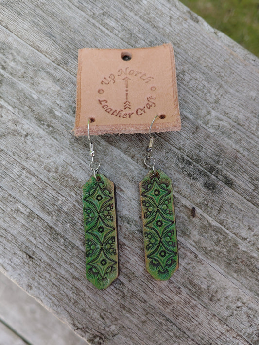 (11ER25) Leather Earrings - Leaf Green