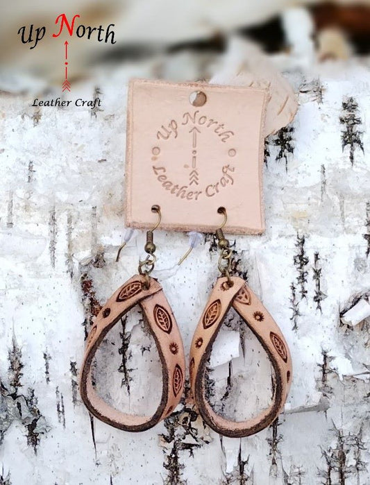 (17ER24) Handmade Leather Earrings - Leaf Dot Loops